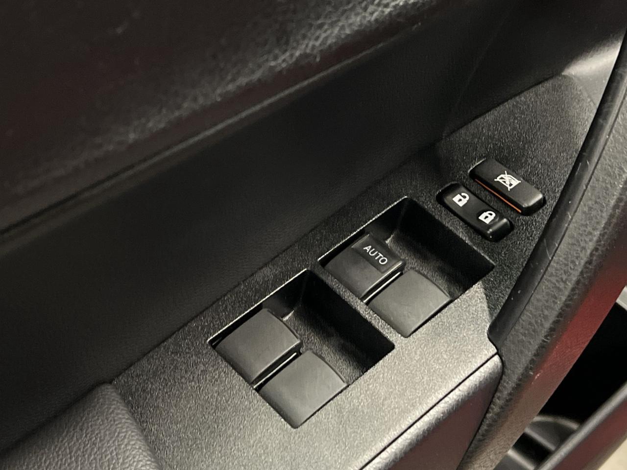 2016 Toyota Corolla S |6-SPEED |ONLY 89,000KMS! |LEATHER |HTD SEATS Photo