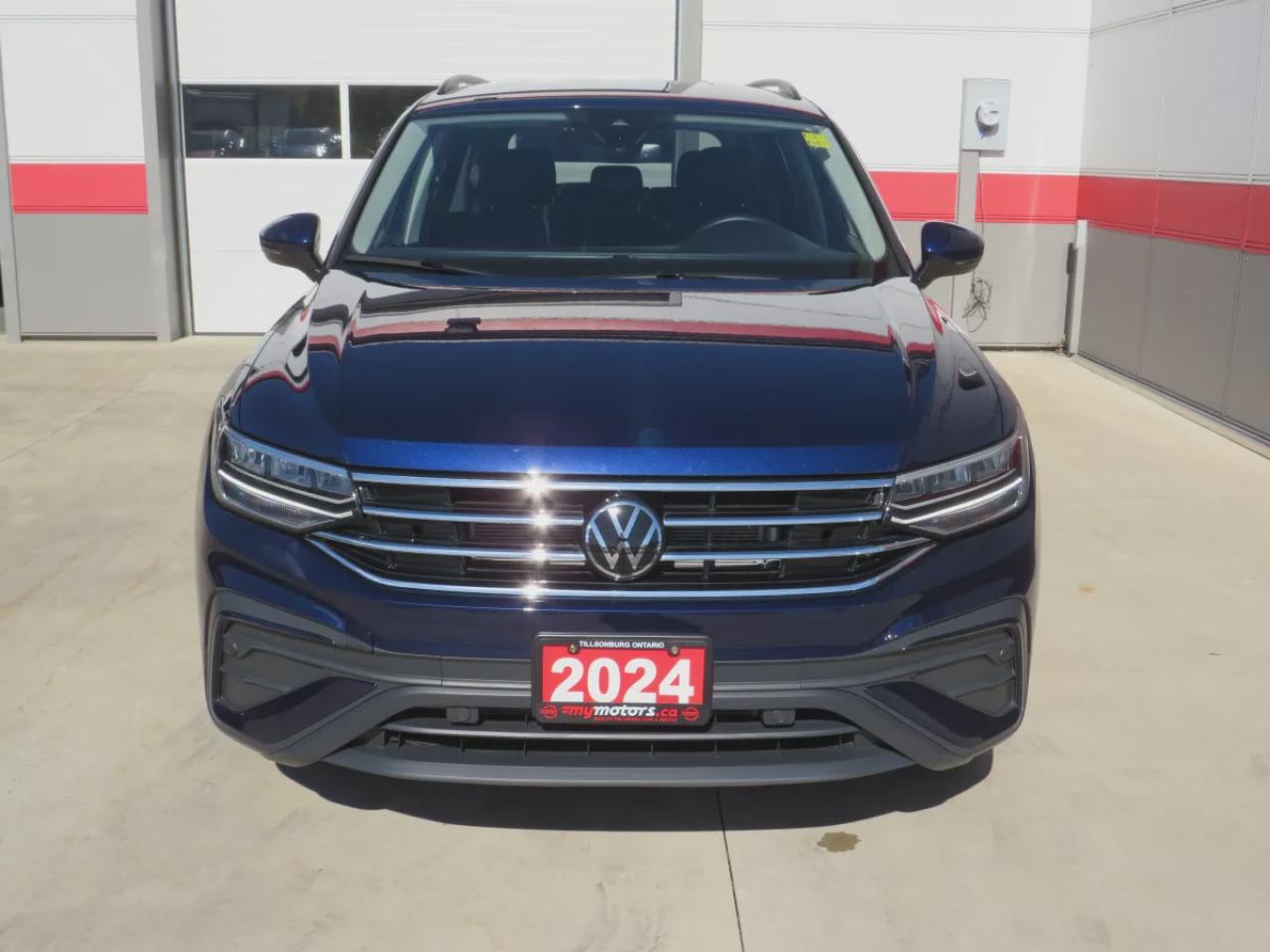 2024 Volkswagen Tiguan Comfortline (**LOW KM!!**CLEAN TITLE/NO ACCIDENTS!!**SAFETY/CERTIFIED!!**AWD**ALLOY RIMS**LEATHER**REMOTE START**POWER SEATS**POWER TAILGATE**DIGITAL TOUCHSCREEN**DRIVE MODES**HEATED SEATS**PUSH BUTTON START**DUAL CLIMATE CONTROL**REAR CAMERA**REAR PRIVAC Photo