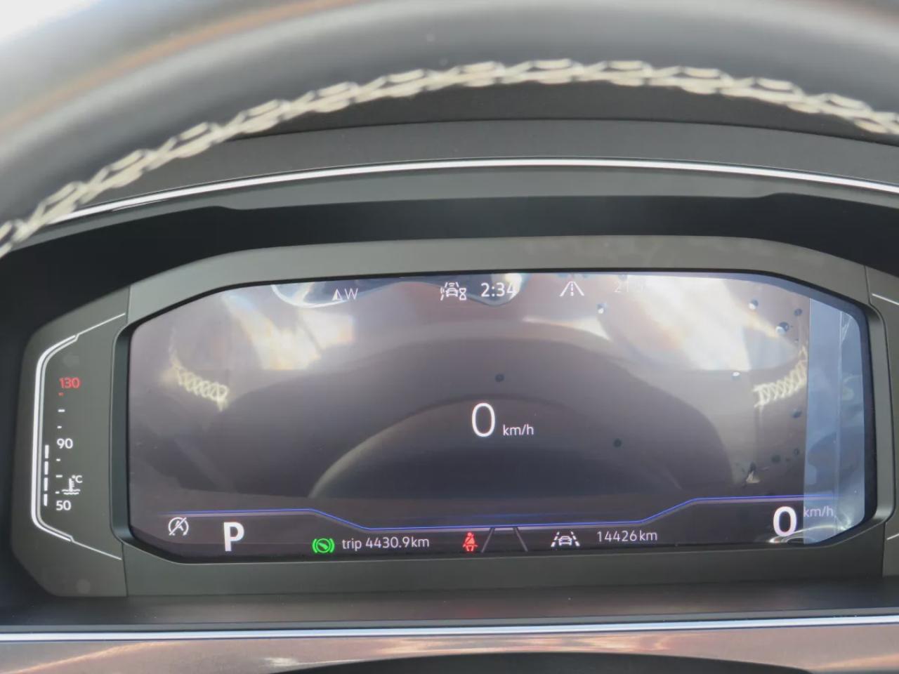 2024 Volkswagen Tiguan Comfortline (**LOW KM!!**CLEAN TITLE/NO ACCIDENTS!!**SAFETY/CERTIFIED!!**AWD**ALLOY RIMS**LEATHER**REMOTE START**POWER SEATS**POWER TAILGATE**DIGITAL TOUCHSCREEN**DRIVE MODES**HEATED SEATS**PUSH BUTTON START**DUAL CLIMATE CONTROL**REAR CAMERA**REAR PRIVAC Photo