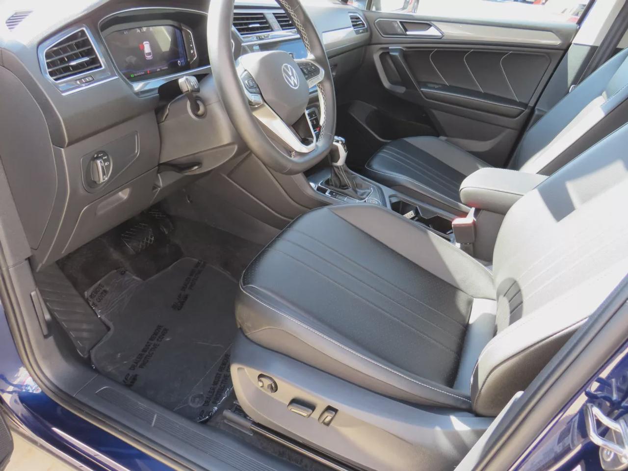 2024 Volkswagen Tiguan Comfortline  | Low Km | Clean Title | No Accidents | Safety Certified | AWD | Alloy Rims | Leather | Remote Start | Power Seats | Power Tailgate | Digital Touchscreen | Drive Modes | Heated Seats | Push Button Start | Dual Climate Control | Rear Camera Photo3
