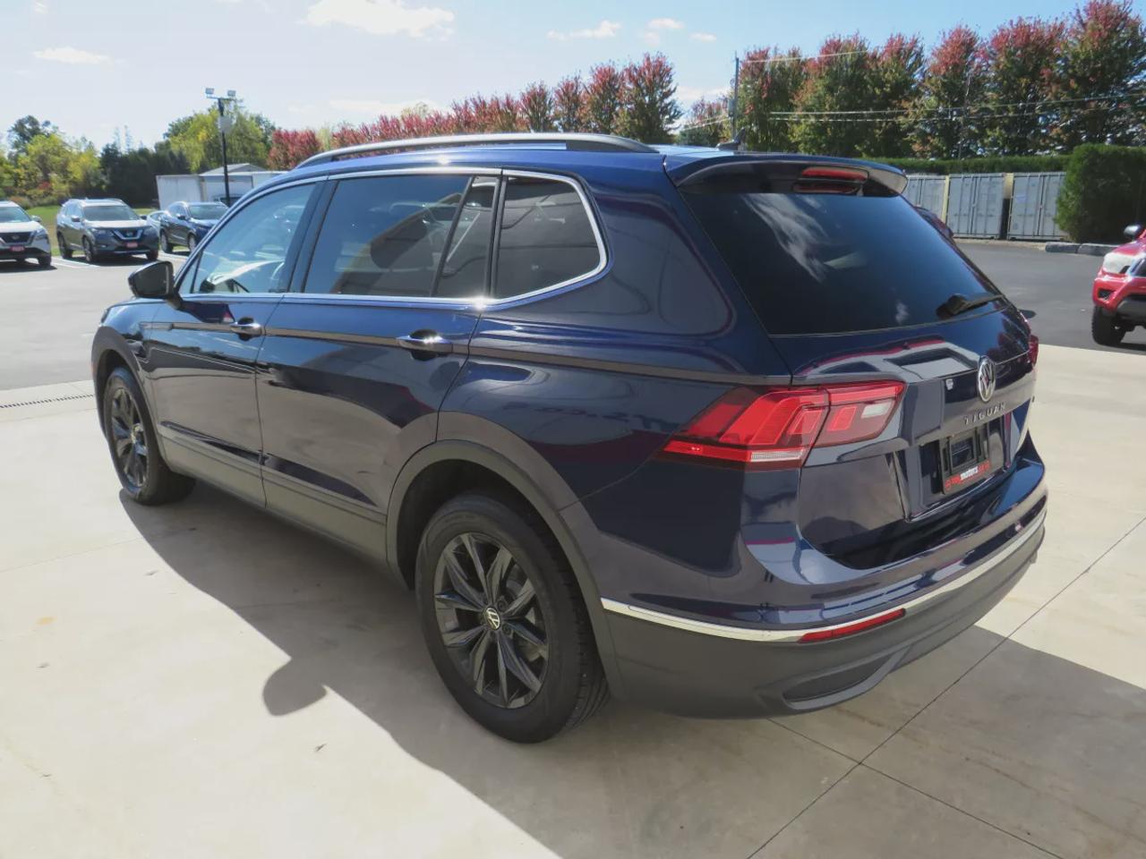 2024 Volkswagen Tiguan Comfortline  | Low Km | Clean Title | No Accidents | Safety Certified | AWD | Alloy Rims | Leather | Remote Start | Power Seats | Power Tailgate | Digital Touchscreen | Drive Modes | Heated Seats | Push Button Start | Dual Climate Control | Rear Camera Photo2