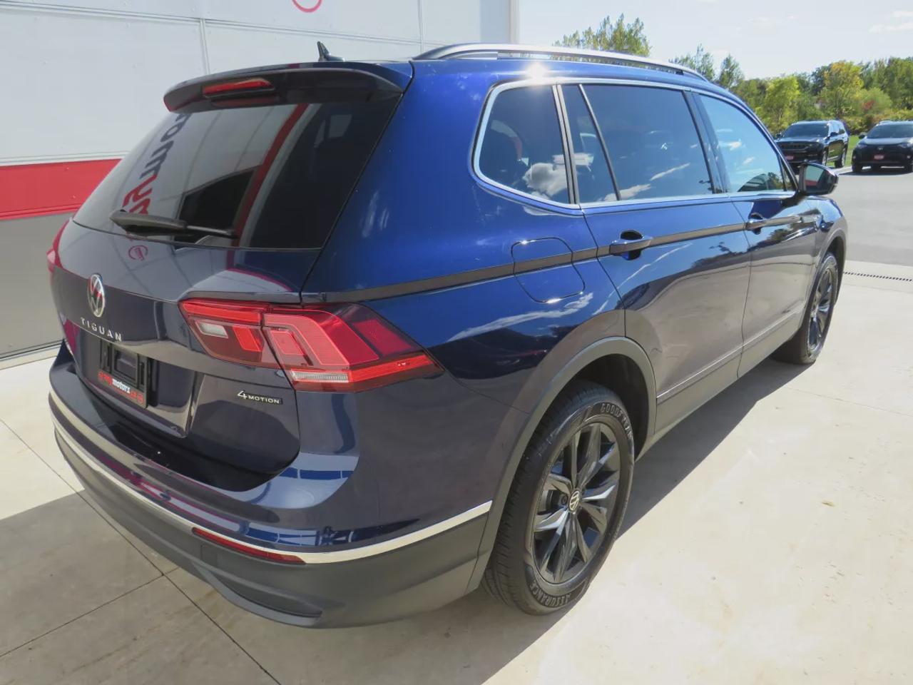 2024 Volkswagen Tiguan Comfortline  | Low Km | Clean Title | No Accidents | Safety Certified | AWD | Alloy Rims | Leather | Remote Start | Power Seats | Power Tailgate | Digital Touchscreen | Drive Modes | Heated Seats | Push Button Start | Dual Climate Control | Rear Camera Photo