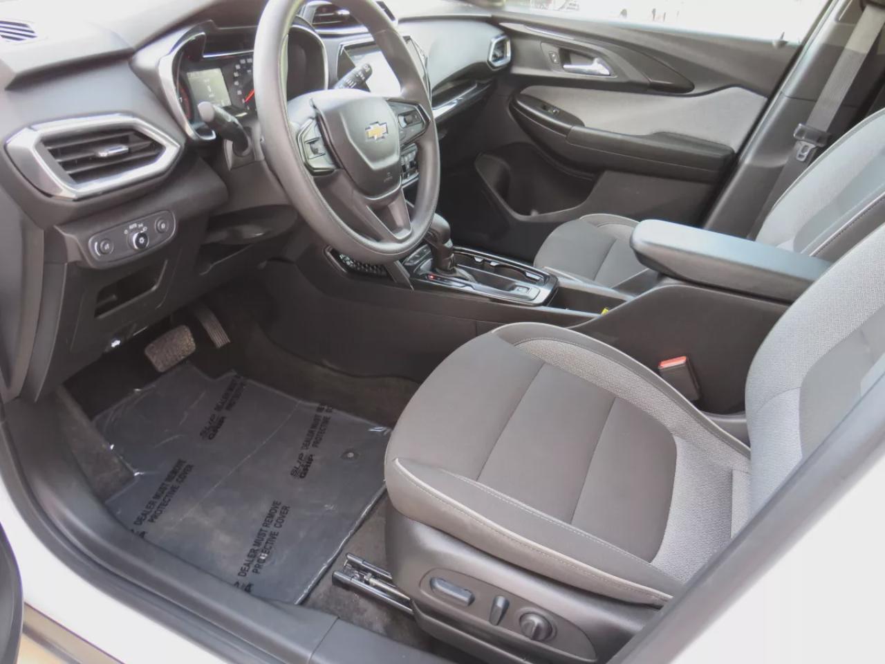 2023 Chevrolet TrailBlazer LT (**CLEAN TITLE/NO ACCIDENTS!!**SAFETY/CERTIFIED!!**ALLOY RIMS**FOG LIGHTS**POWER SEATS**REMOTE START**PUSH BUTTON START**DIGITAL TOUCHSCREEN**HEATED SEATS**REVERSE CAMERA**ANDROID AUTO/APPLE CARPLAY**USB/AUX**) Photo