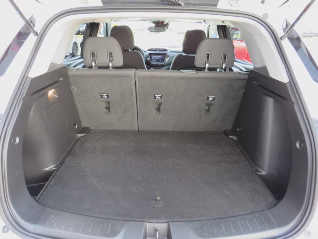 2023 Chevrolet TrailBlazer LT (**CLEAN TITLE/NO ACCIDENTS!!**SAFETY/CERTIFIED!!**ALLOY RIMS**FOG LIGHTS**POWER SEATS**REMOTE START**PUSH BUTTON START**DIGITAL TOUCHSCREEN**HEATED SEATS**REVERSE CAMERA**ANDROID AUTO/APPLE CARPLAY**USB/AUX**) Photo