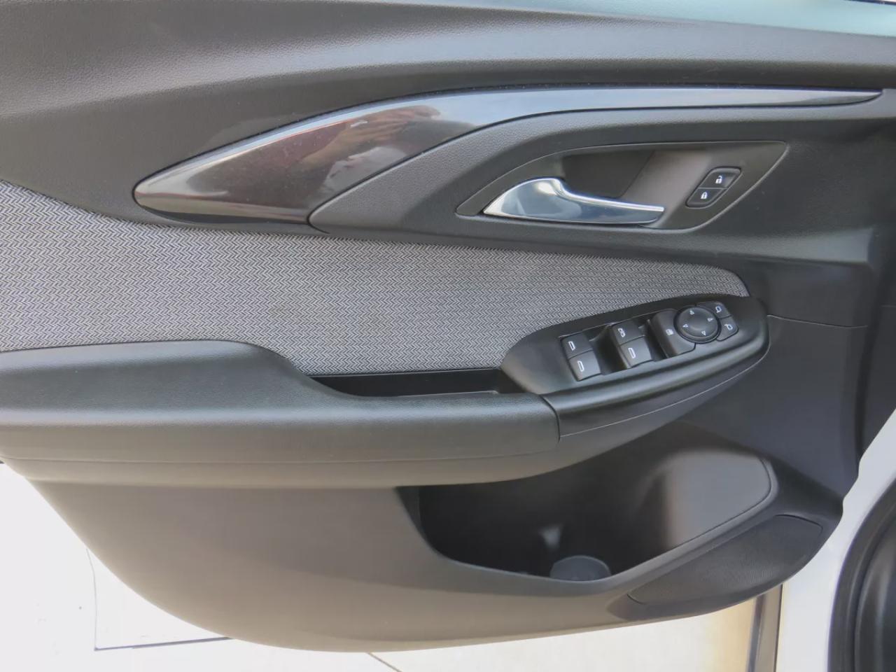 2023 Chevrolet TrailBlazer LT (**CLEAN TITLE/NO ACCIDENTS!!**SAFETY/CERTIFIED!!**ALLOY RIMS**FOG LIGHTS**POWER SEATS**REMOTE START**PUSH BUTTON START**DIGITAL TOUCHSCREEN**HEATED SEATS**REVERSE CAMERA**ANDROID AUTO/APPLE CARPLAY**USB/AUX**) Photo