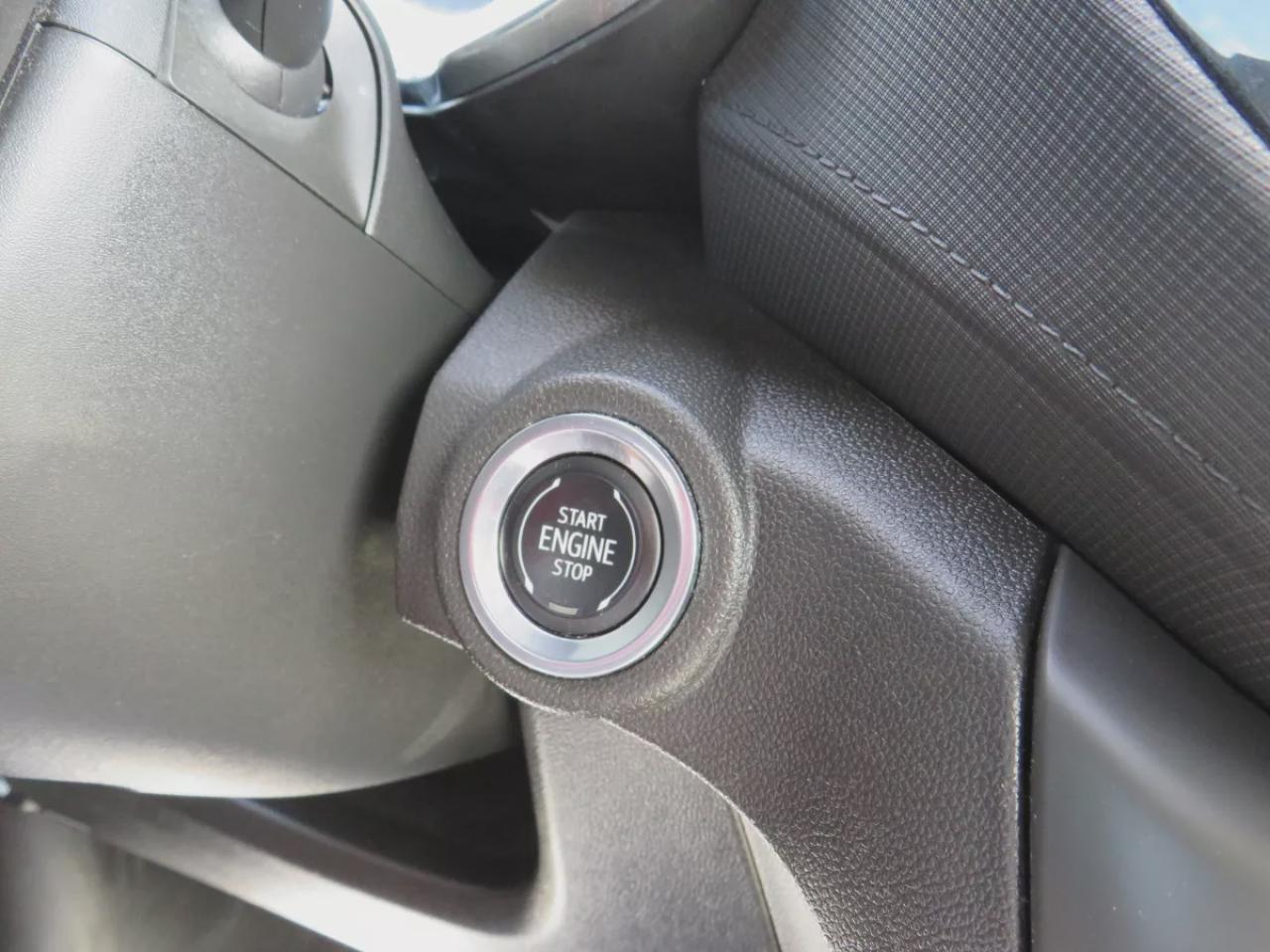 2023 Chevrolet TrailBlazer LT (**CLEAN TITLE/NO ACCIDENTS!!**SAFETY/CERTIFIED!!**ALLOY RIMS**FOG LIGHTS**POWER SEATS**REMOTE START**PUSH BUTTON START**DIGITAL TOUCHSCREEN**HEATED SEATS**REVERSE CAMERA**ANDROID AUTO/APPLE CARPLAY**USB/AUX**) Photo