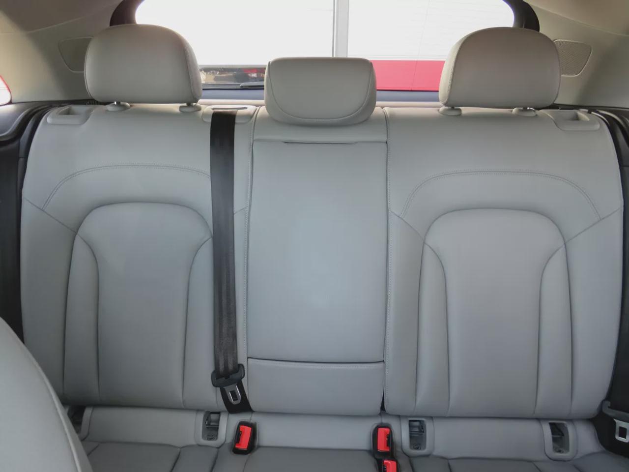 2016 Audi Q3 Technik (**CLEAN TITLE/NO ACCIDENTS!!**SAFETY/CERTIFIED!!**AWD**ALLOY RIMS**LEATHER**NAVIGATION**SUNROOF**POWER SEATS**PUSH BUTTON START**DUAL CLIMATE CONTROL**CD PLAYER**HEATED SEATS**REAR PRIVACY COVER**POWER TAILGATE**BLUETOOTH**CRUISE CONTROL**) Photo