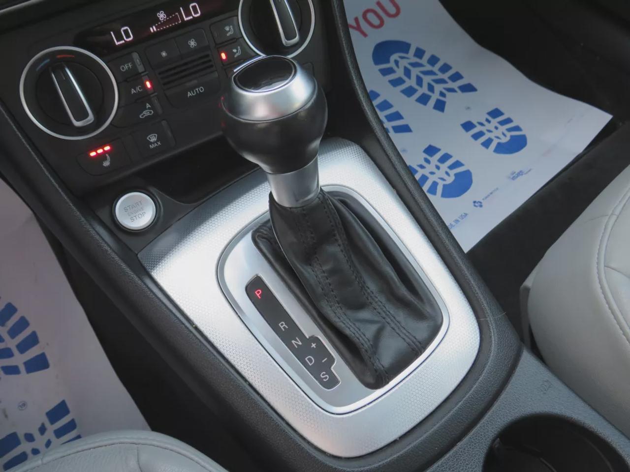 2016 Audi Q3 Technik (**CLEAN TITLE/NO ACCIDENTS!!**SAFETY/CERTIFIED!!**AWD**ALLOY RIMS**LEATHER**NAVIGATION**SUNROOF**POWER SEATS**PUSH BUTTON START**DUAL CLIMATE CONTROL**CD PLAYER**HEATED SEATS**REAR PRIVACY COVER**POWER TAILGATE**BLUETOOTH**CRUISE CONTROL**) Photo