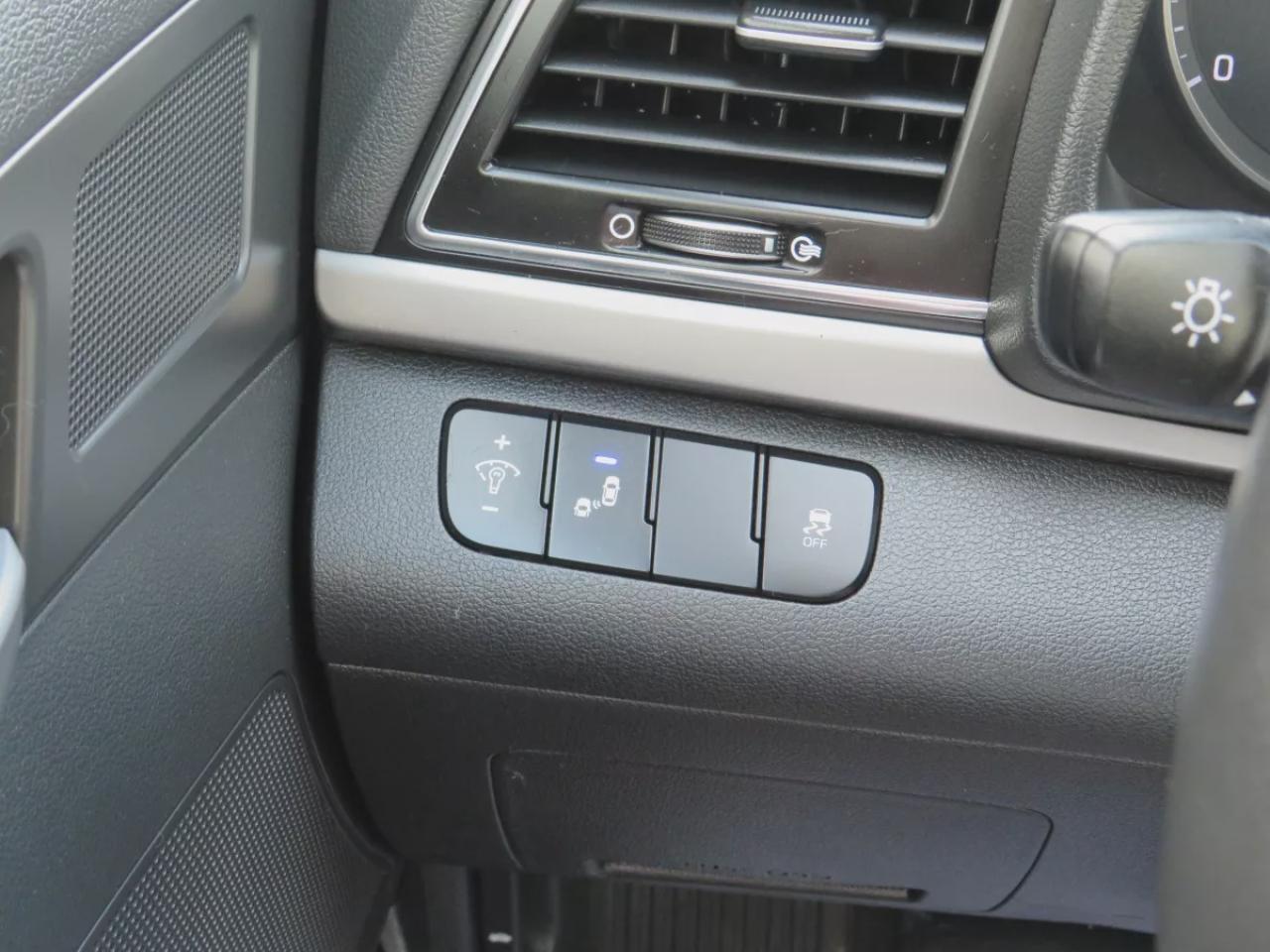 2017 Hyundai Elantra GL (**CLEAN TITLE/NO ACCIDENTS!!**SAFETY/CERTIFIED!!**ALLOY RIMS**DIGITAL TOUCHSCREEN**REVERSE CAMERA**HEATED SEATS**LEATHER WRAPPED STEERING WHEEL**BLIND SPOT MONITORING**CRUISE CONTROL**BLUETOOTH**TRACTION CONTROL**) Photo