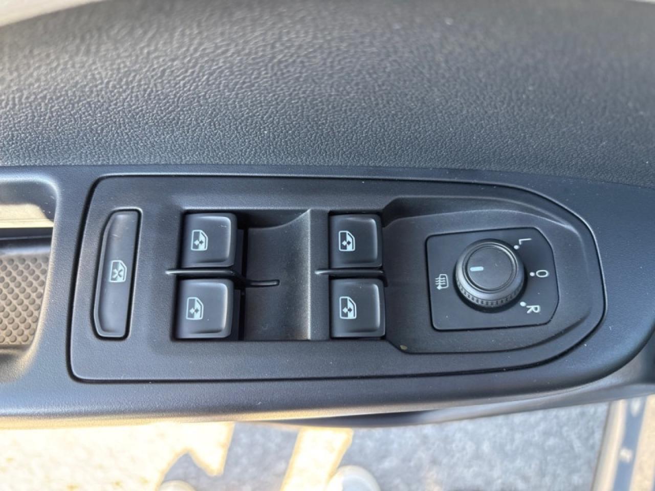 2022 Volkswagen Taos Comfortline 4MOTION  - Sunroof Photo