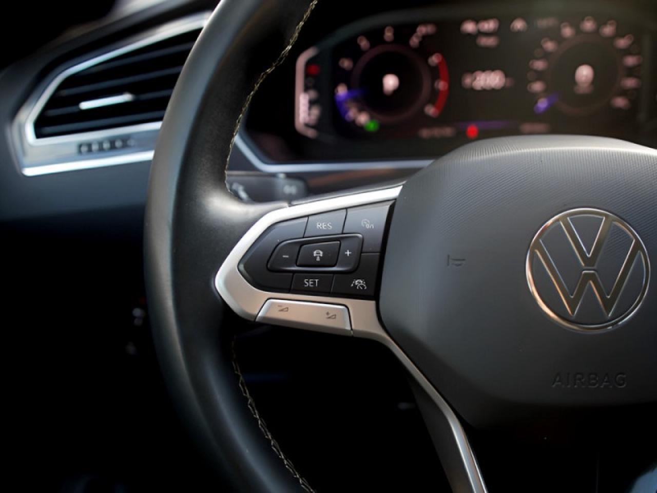 2024 Volkswagen Tiguan Comfortline  **LEATH - PWR GATE** Photo