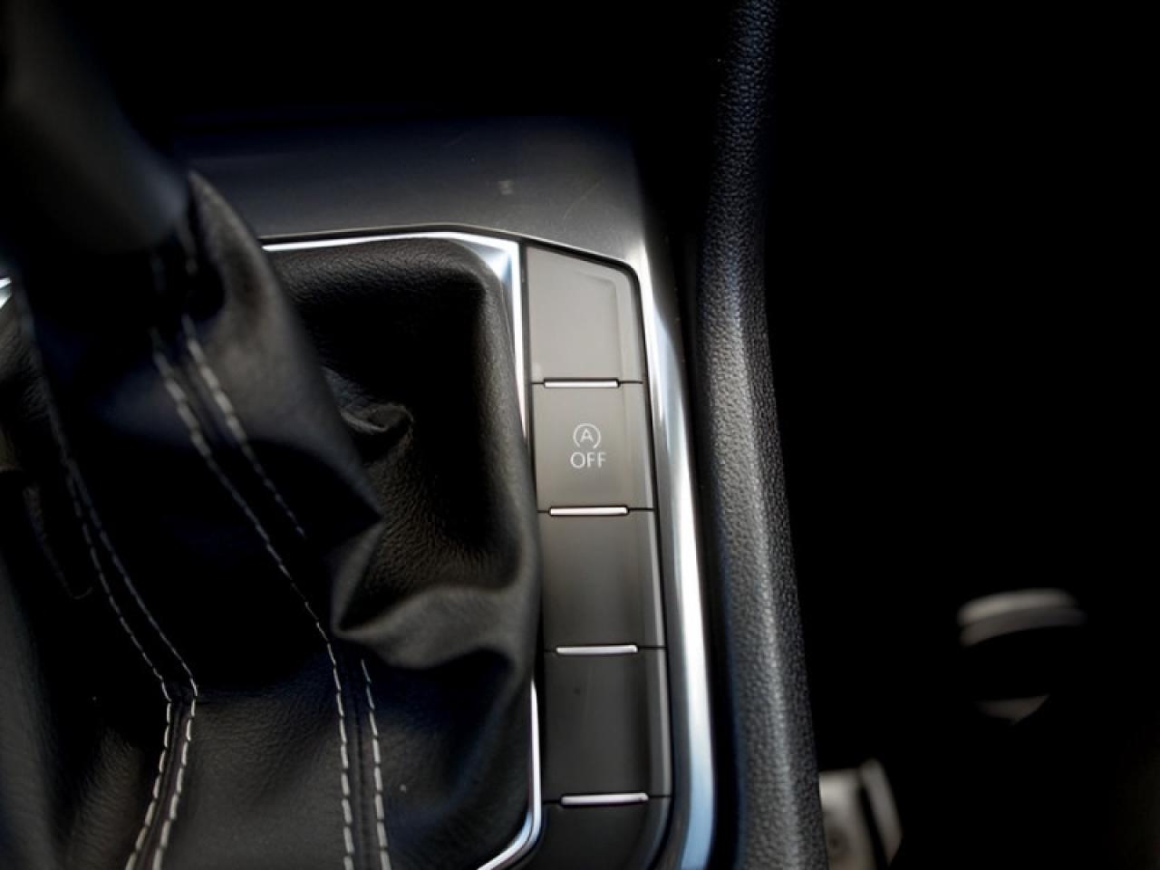 2024 Volkswagen Tiguan Comfortline  **LEATH - PWR GATE** Photo