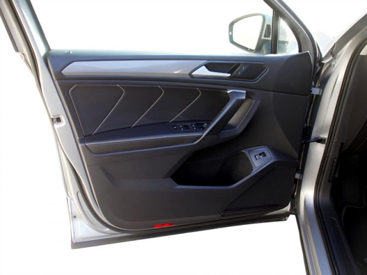 2024 Volkswagen Tiguan Comfortline  **LEATH - PWR GATE** Photo