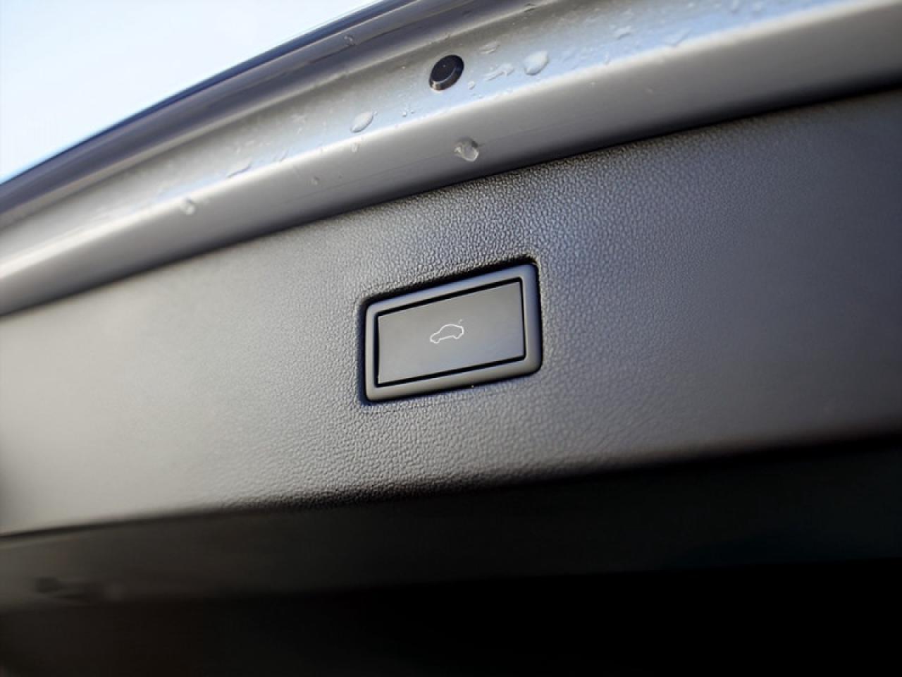 2024 Volkswagen Tiguan Comfortline  **LEATH - PWR GATE** Photo