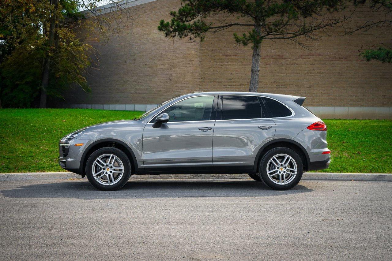 2017 Porsche Cayenne  Photo4