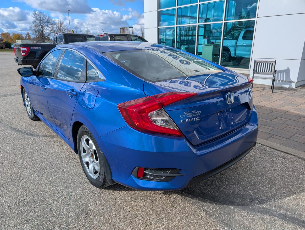 2016 Honda Civic SEDAN LX Photo5