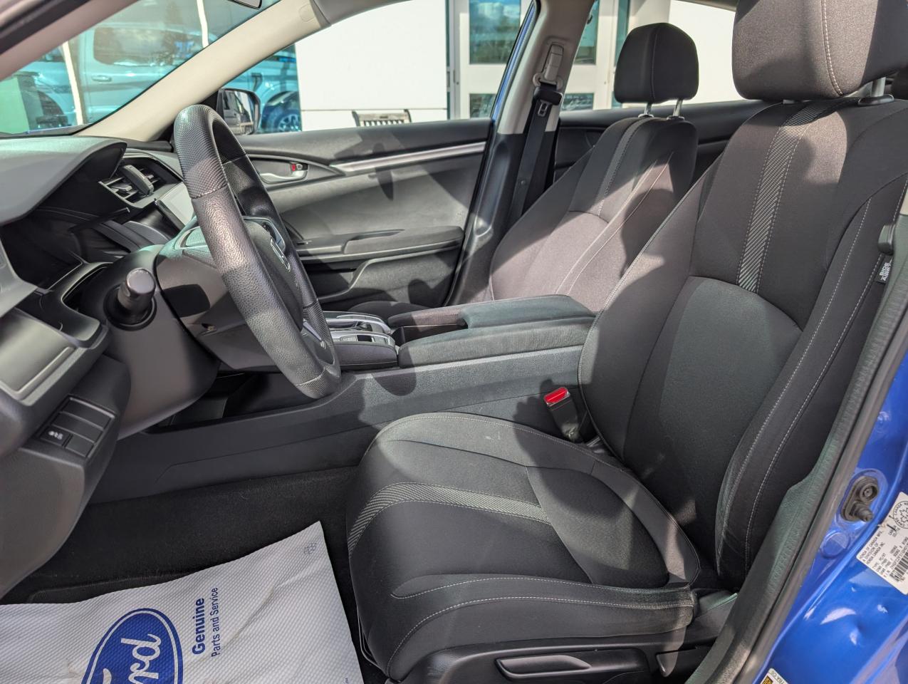 2016 Honda Civic SEDAN LX Photo5