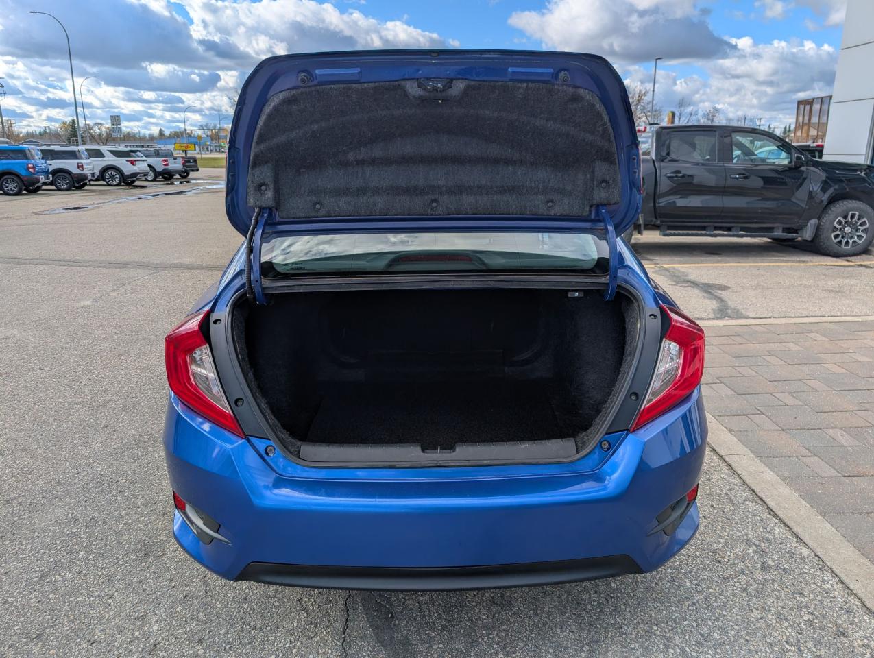 2016 Honda Civic SEDAN LX Photo5
