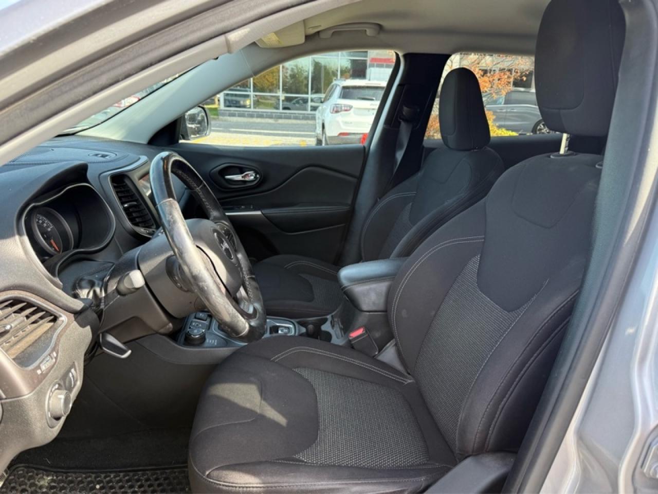 2020 Jeep Cherokee Sport  - UConnect 3 -  Rear Camera Photo