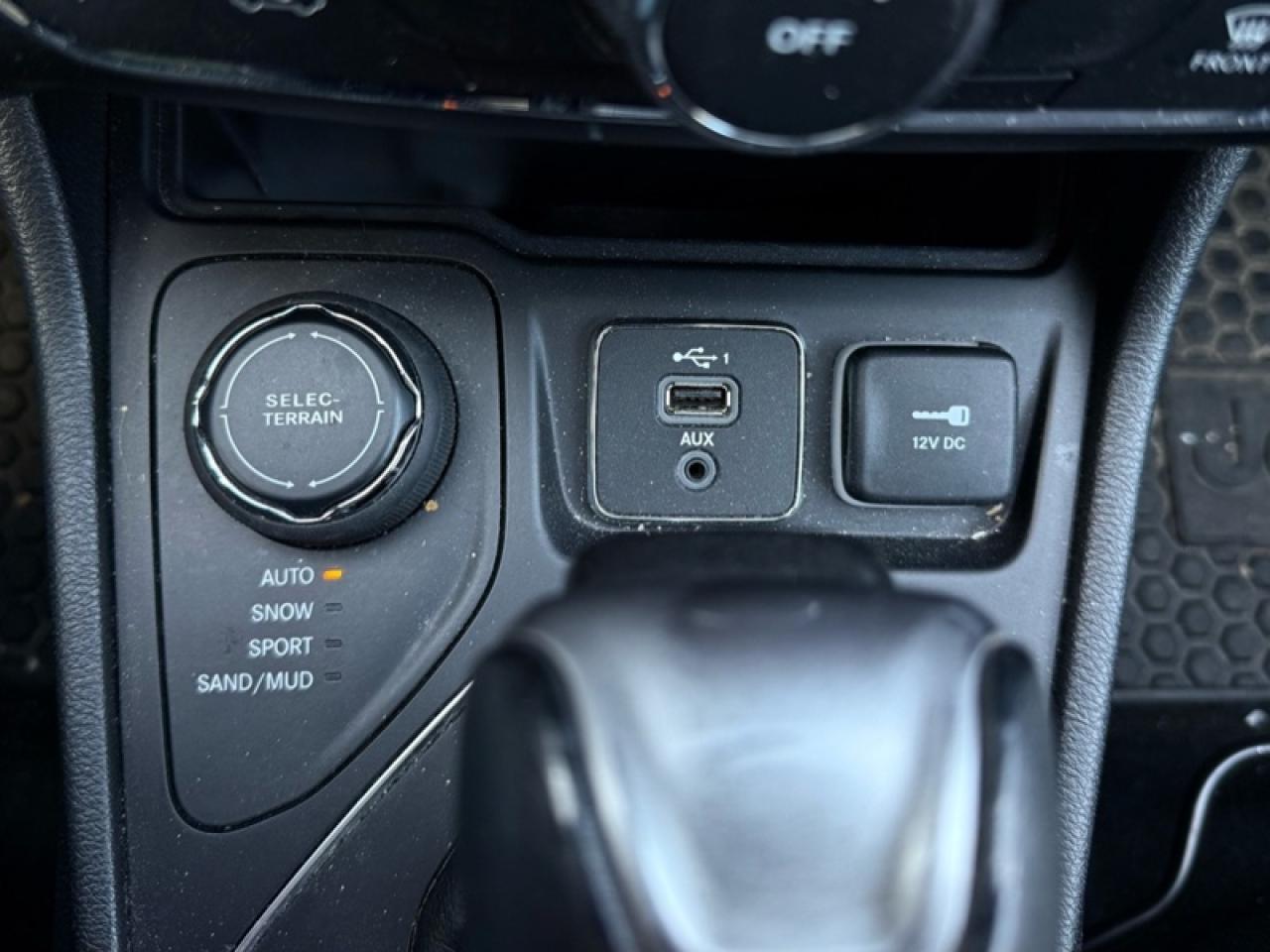 2020 Jeep Cherokee Sport  - UConnect 3 -  Rear Camera Photo