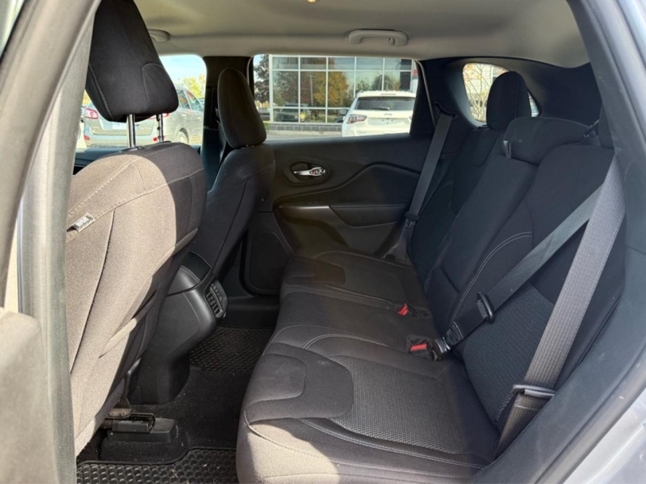 2020 Jeep Cherokee Sport  - UConnect 3 -  Rear Camera Photo