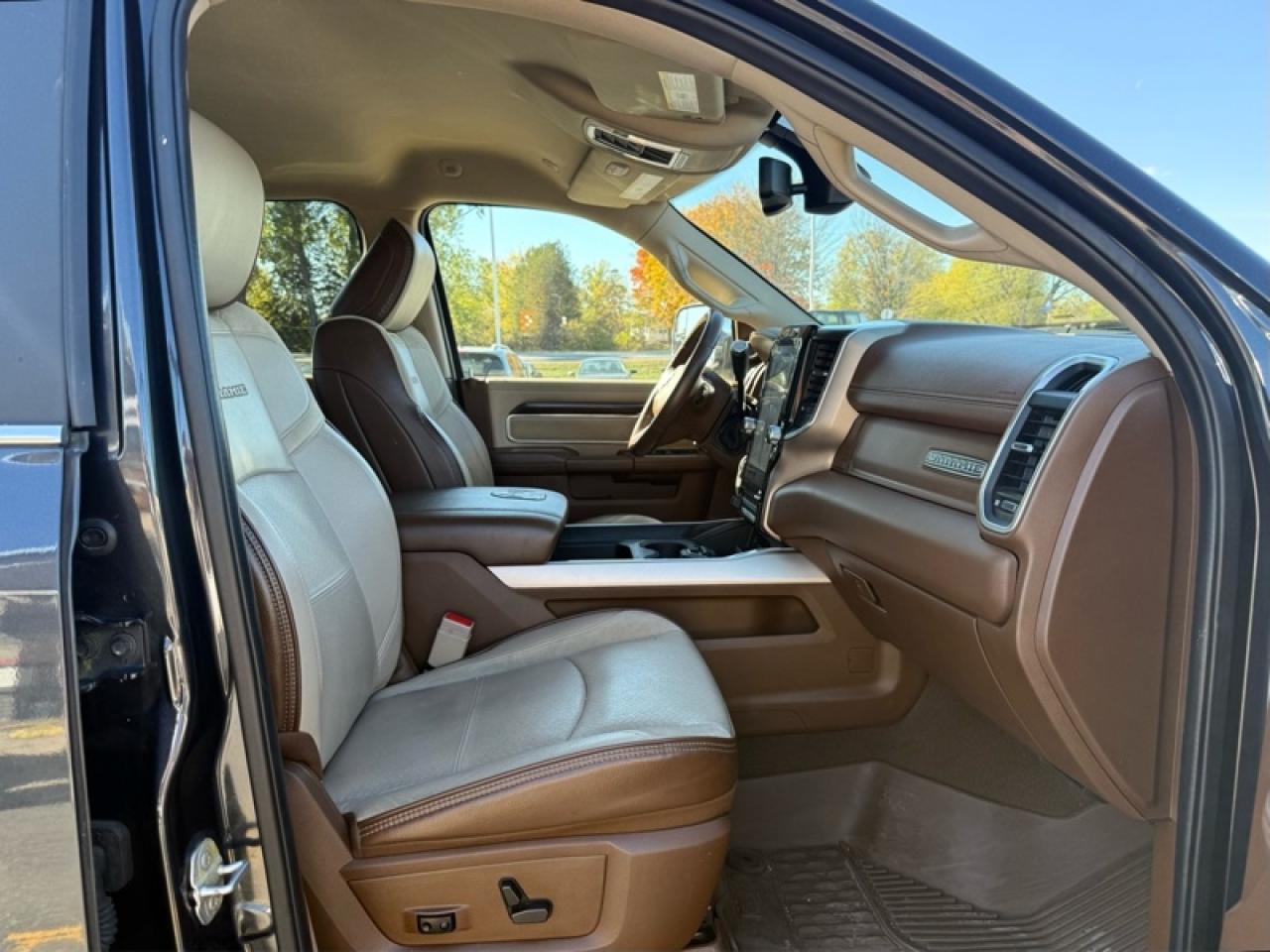 2022 RAM 3500 Laramie  - Leather Seats -  Heated Seats Photo