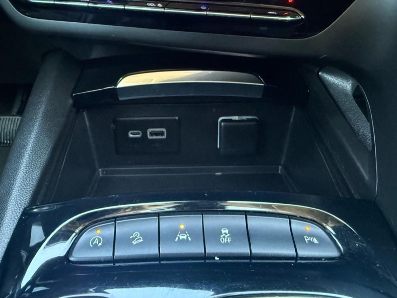 2021 Buick Envision Essence  - Leather Seats -  Power Seats Photo