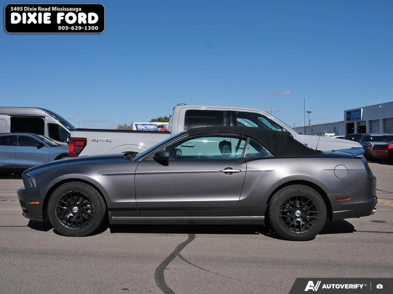 2014 Ford Mustang V6 Premium Photo