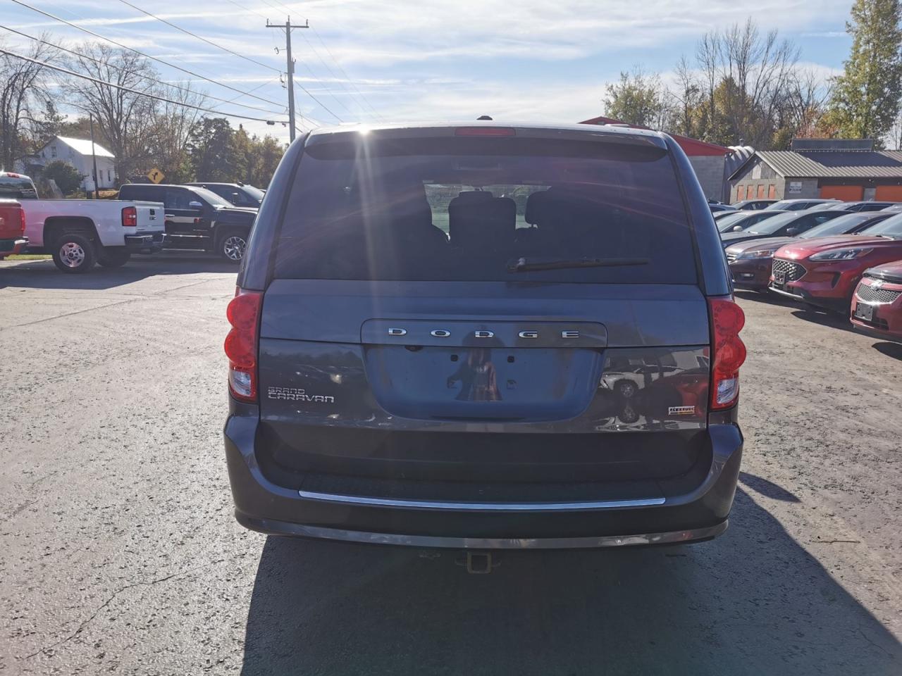 2017 Dodge Grand Caravan SE Plus - Photo #4