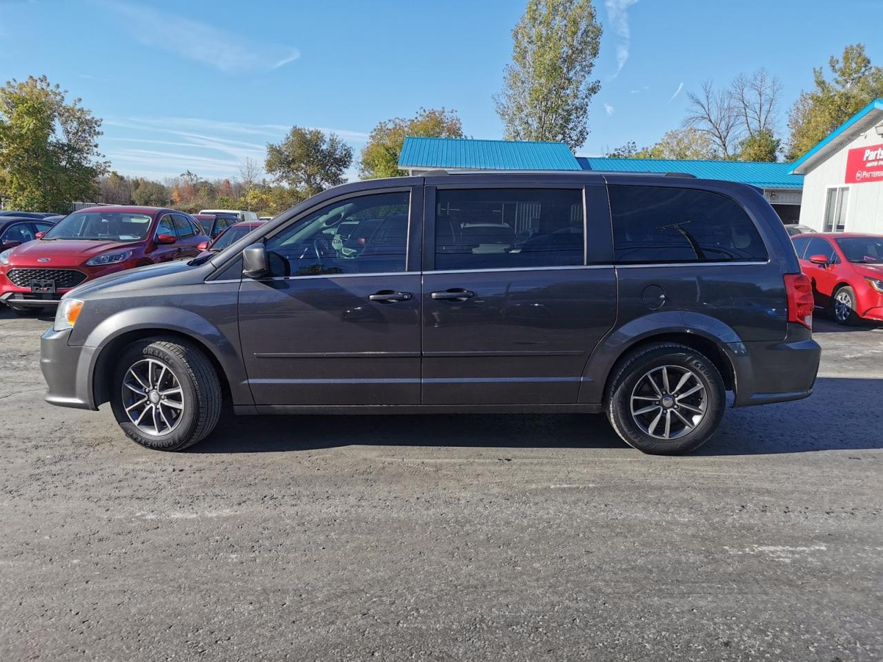 2017 Dodge Grand Caravan SE Plus - Photo #2