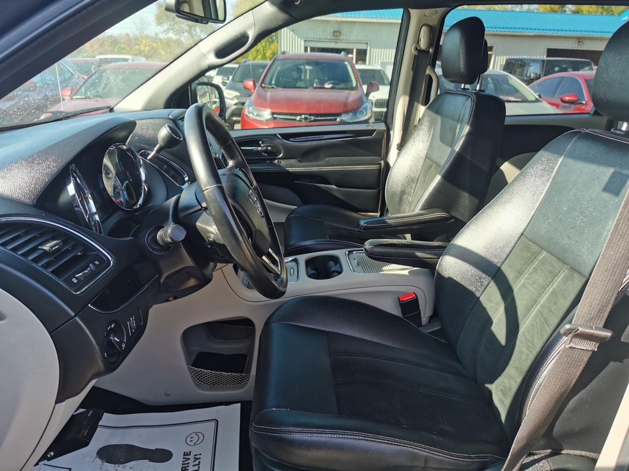 2017 Dodge Grand Caravan SE Plus - Photo #11