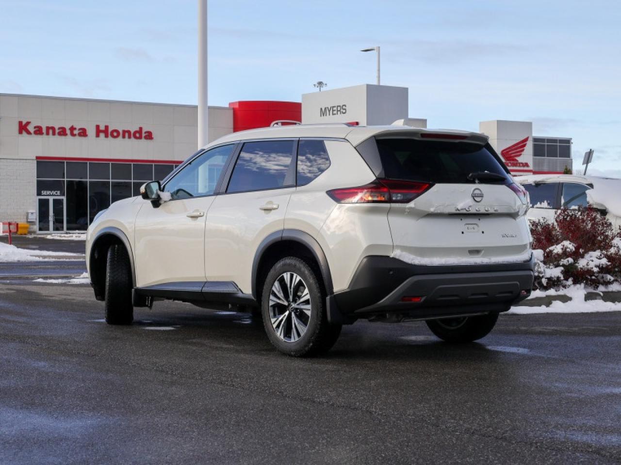 2023 Nissan Rogue SV MOONROOF  - Moonroof -  Apple CarPlay Photo
