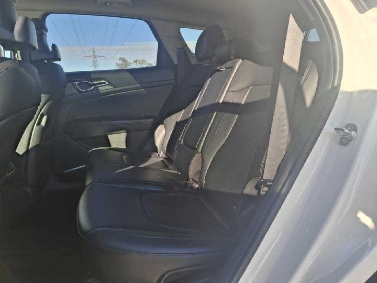 2024 Kia Sportage EX AWD | Navi | Leather | Pano Roof | Heated Seats + Steering | Remote Start | CarPlay | and More ! Photo