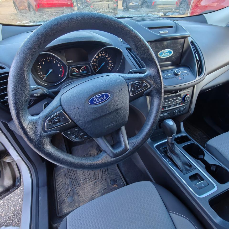 2017 Ford Escape SE Photo