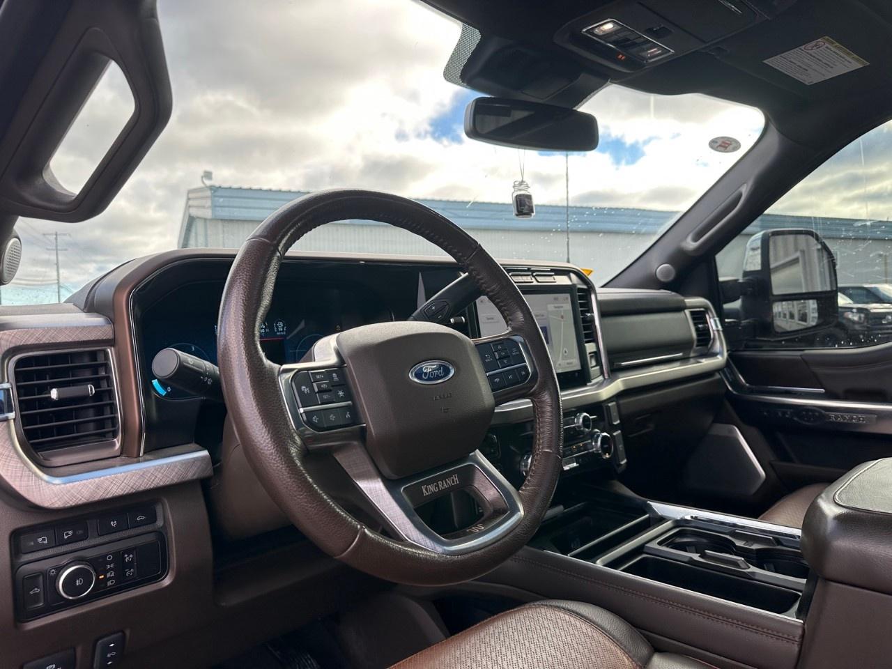 2023 Ford F-250 Super Duty SRW KING RANCH 4WD CREW CAB 6.75' BOX Photo