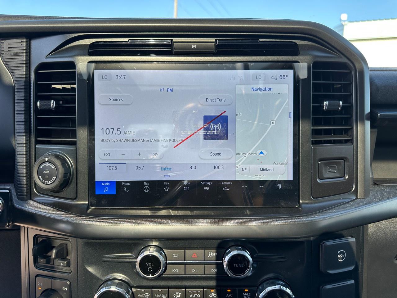 2025 Ford F-150 Lariat 4WD SuperCrew 5.5' Box Photo