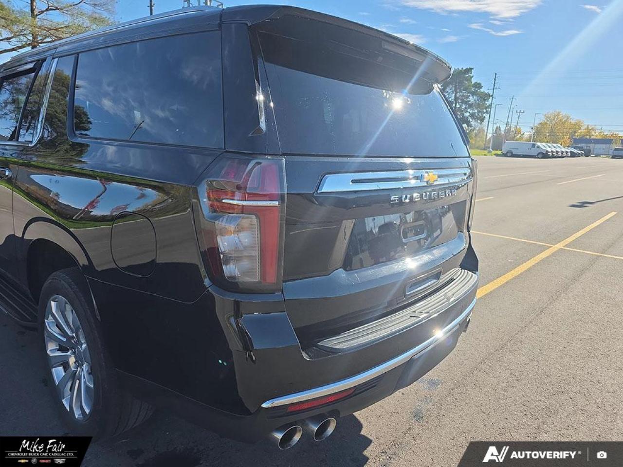 2023 Chevrolet Suburban Premier keyless start,deep tint rear glass,safety alert seat,heated front seats/steering wheel,assist steps Photo