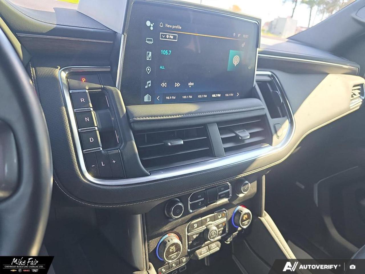 2023 Chevrolet Suburban Premier keyless start,deep tint rear glass,safety alert seat,heated front seats/steering wheel,assist steps Photo