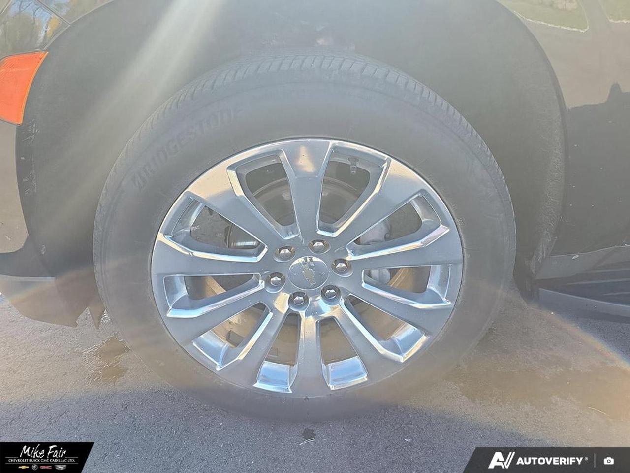 2023 Chevrolet Suburban Premier keyless start,deep tint rear glass,safety alert seat,heated front seats/steering wheel,assist steps Photo