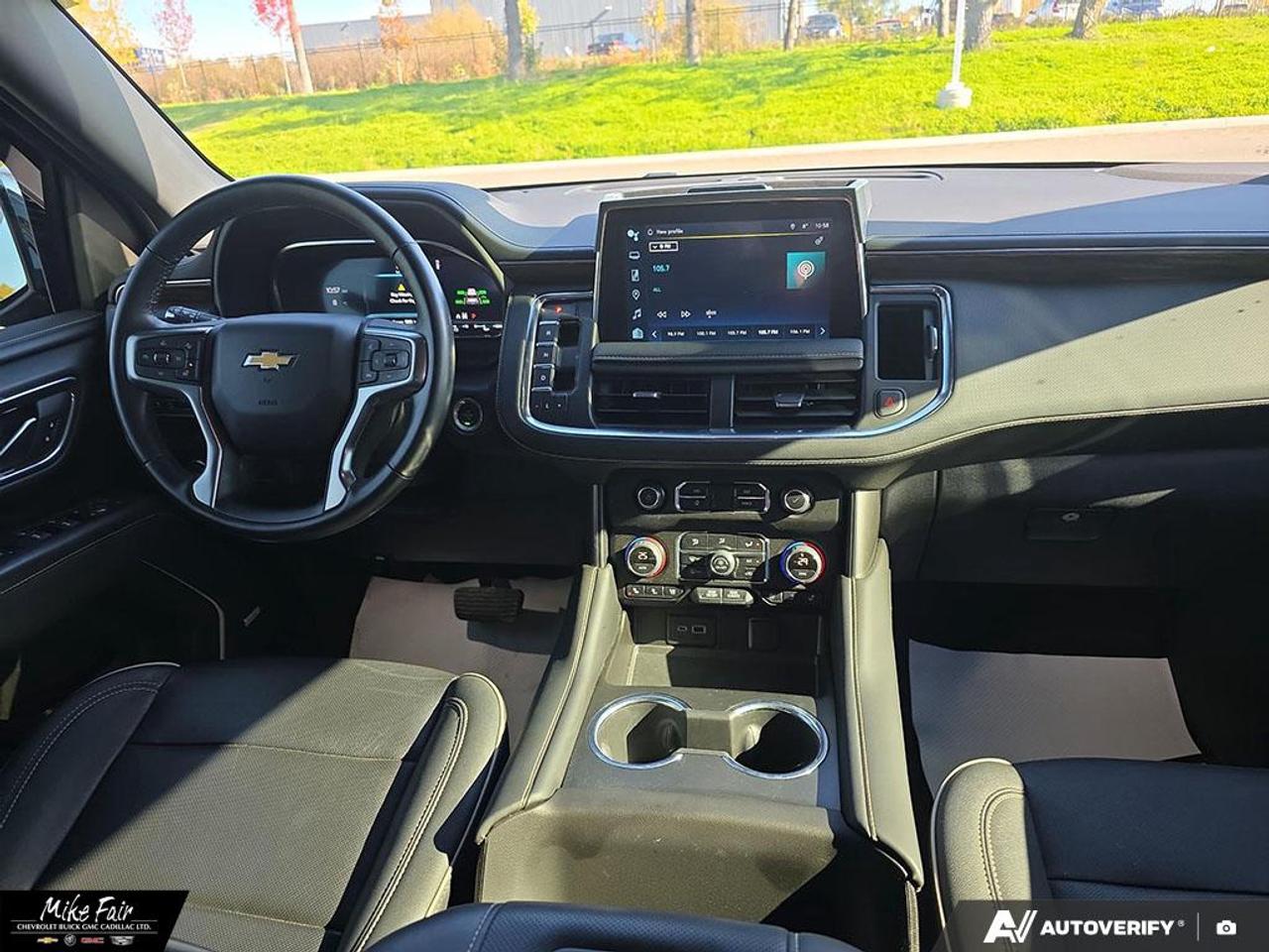 2023 Chevrolet Suburban Premier keyless start,deep tint rear glass,safety alert seat,heated front seats/steering wheel,assist steps Photo