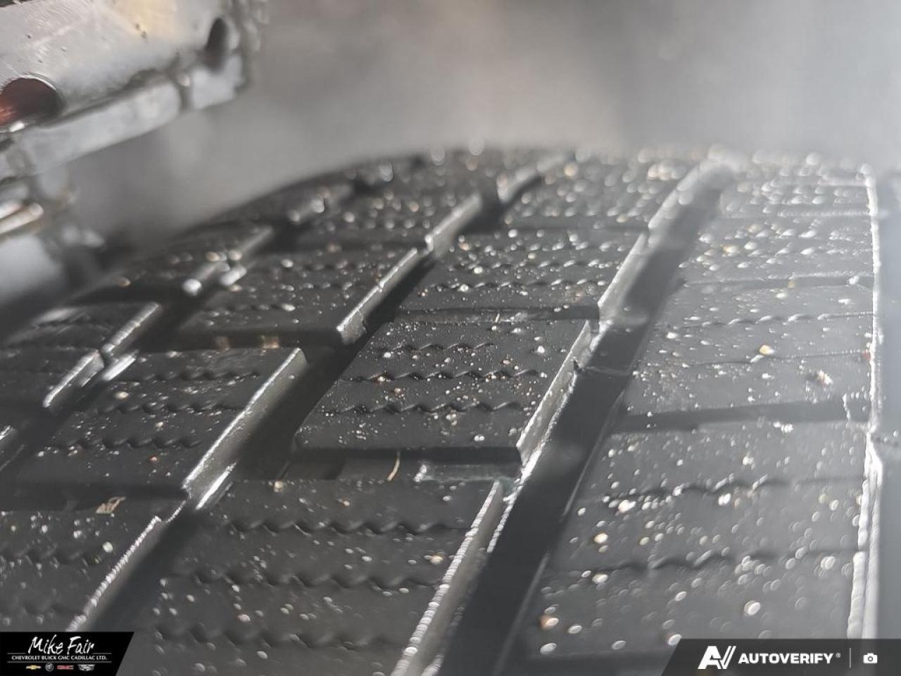 2025 Buick Envista Sport Touring FWD,power moonroof,heated front seats/outside mirrors,HD rear camera Photo