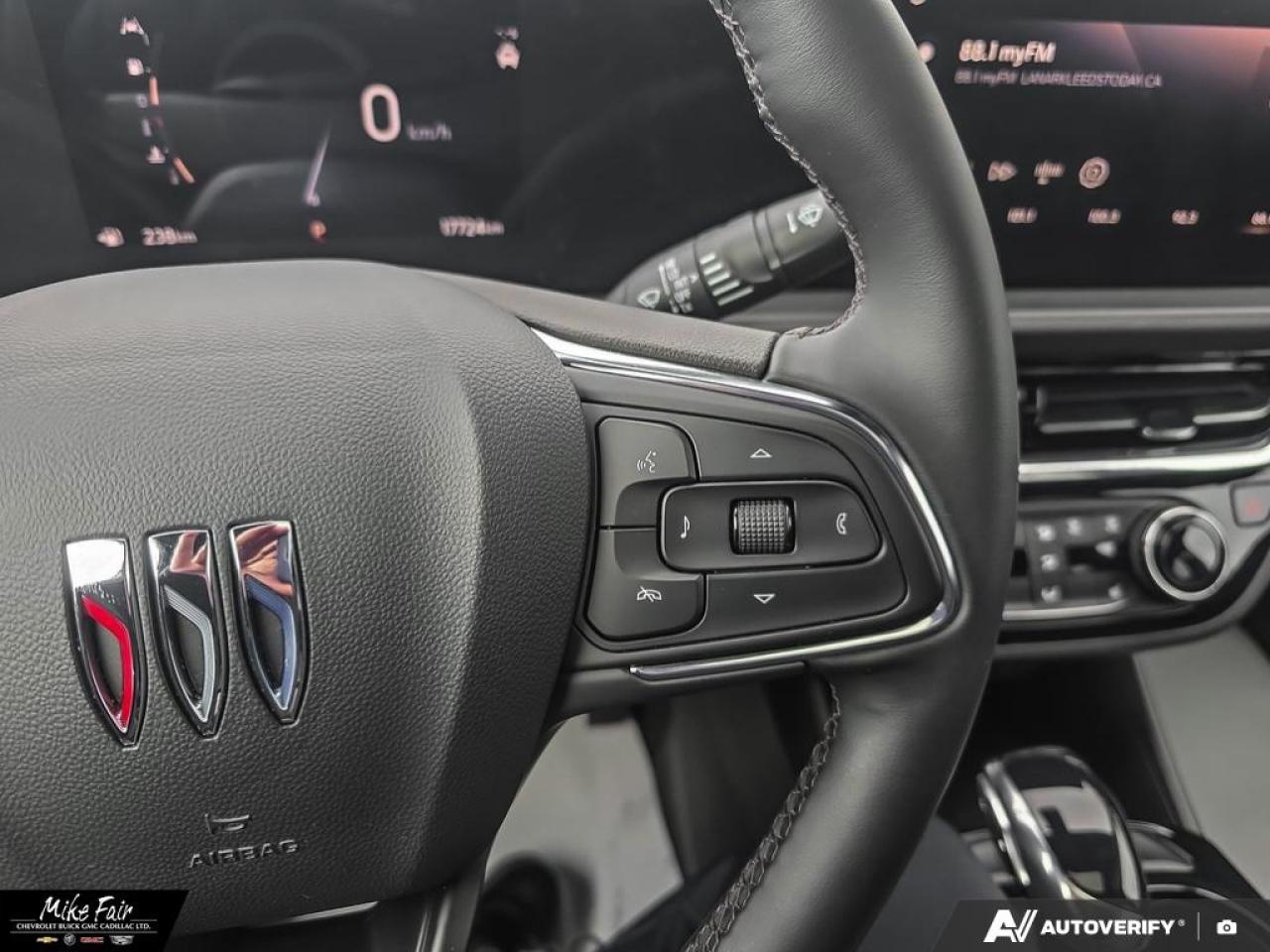 2025 Buick Envista Sport Touring FWD,power moonroof,heated front seats/outside mirrors,HD rear camera Photo