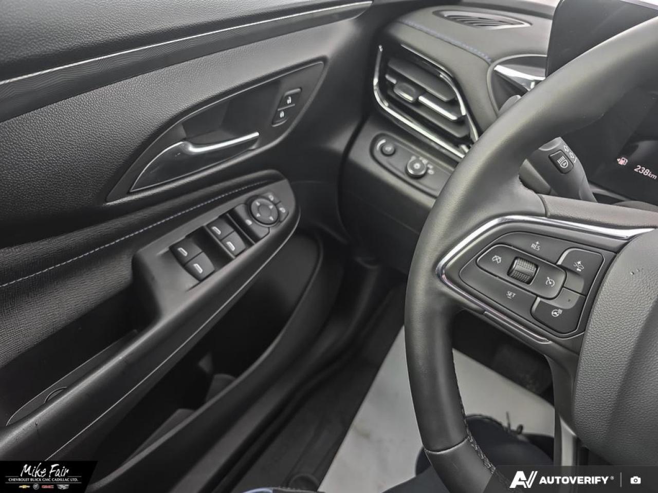 2025 Buick Envista Sport Touring FWD,power moonroof,heated front seats/outside mirrors,HD rear camera Photo