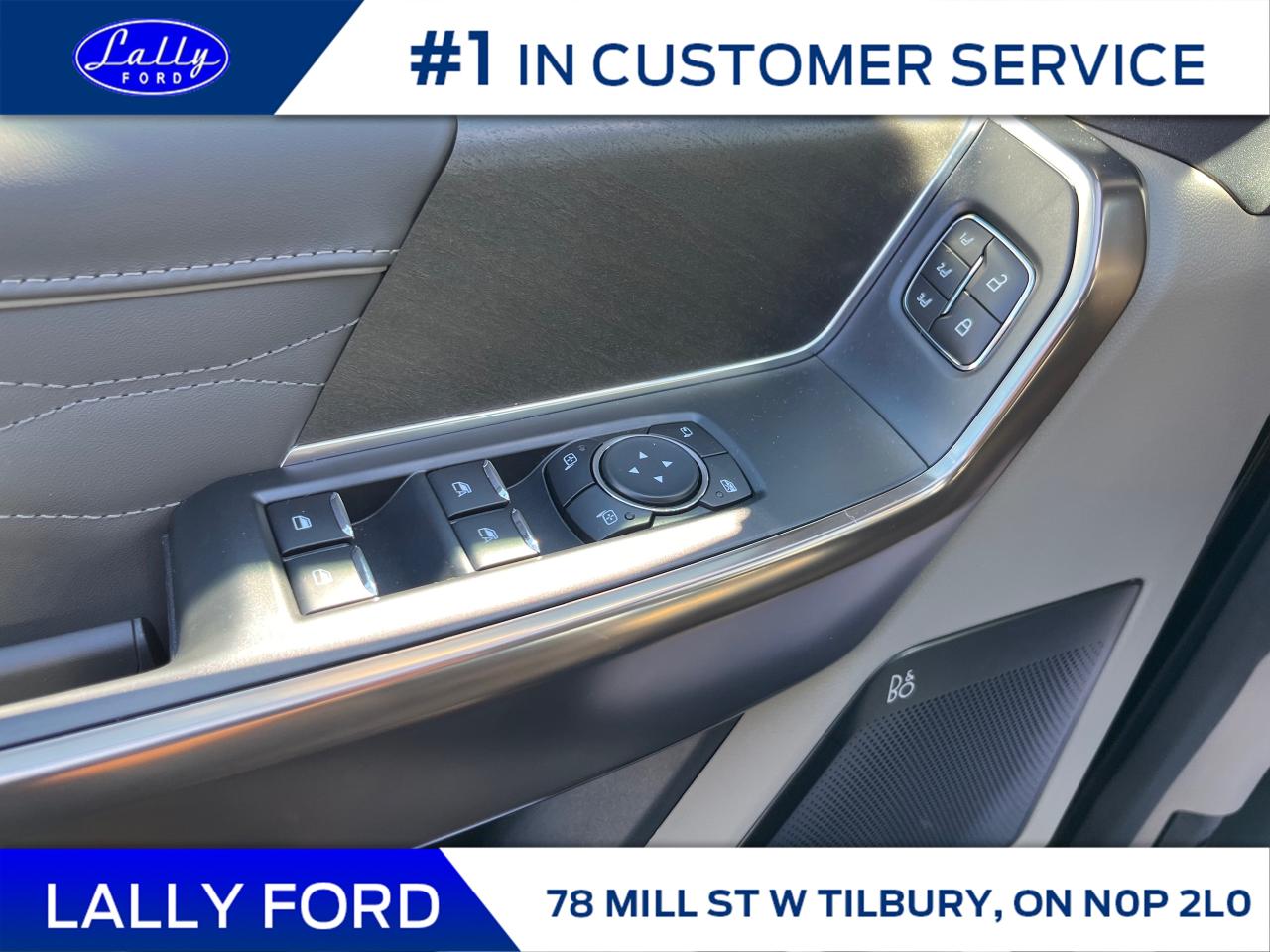 2025 Ford F-150 Platinum Photo