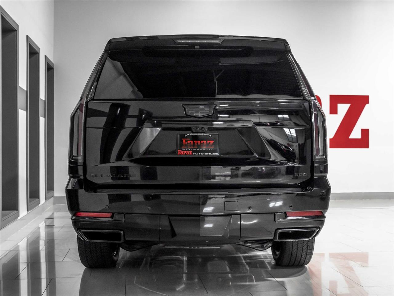 2025 Cadillac Escalade ESV 4WD PREMIUM LUXURY|NO LUX TAX|TV/DVD|PREMIUM INTERIOR|7PASS Photo3