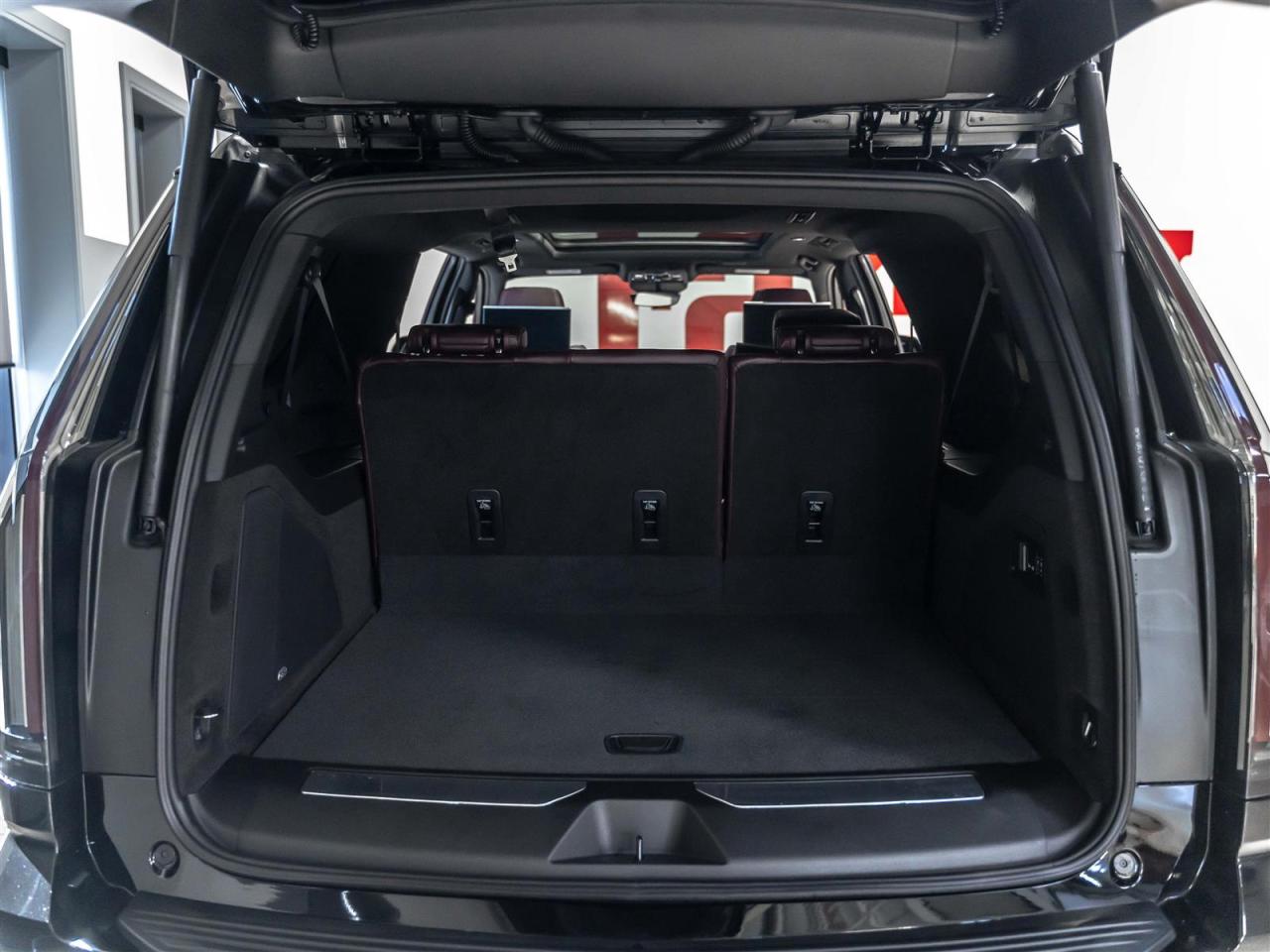 2025 Cadillac Escalade ESV 4WD PREMIUM LUXURY|NO LUX TAX|TV/DVD|PREMIUM INTERIOR|7PASS Photo