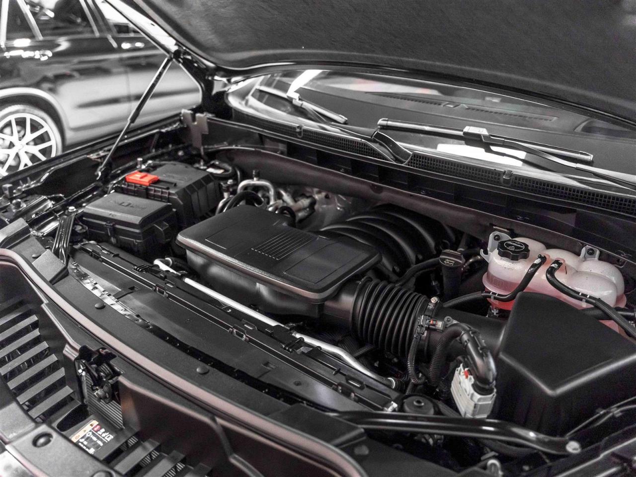 2025 Cadillac Escalade ESV 4WD PREMIUM LUXURY|NO LUX TAX|TV/DVD|PREMIUM INTERIOR|7PASS Photo