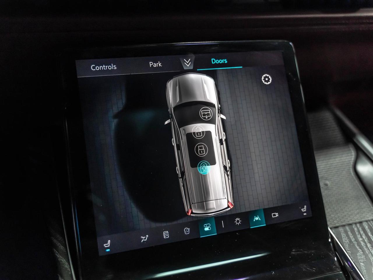 2025 Cadillac Escalade ESV 4WD PREMIUM LUXURY|NO LUX TAX|TV/DVD|PREMIUM INTERIOR|7PASS Photo