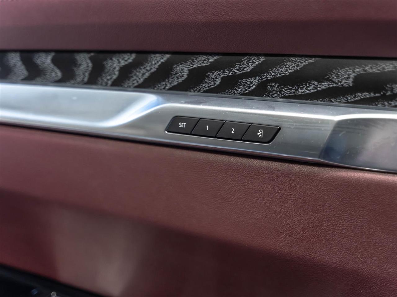 2025 Cadillac Escalade ESV 4WD PREMIUM LUXURY|NO LUX TAX|TV/DVD|PREMIUM INTERIOR|7PASS Photo