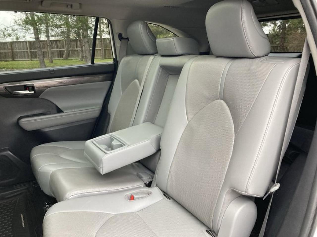 2021 Toyota Highlander HYBRID Limited AWD Photo